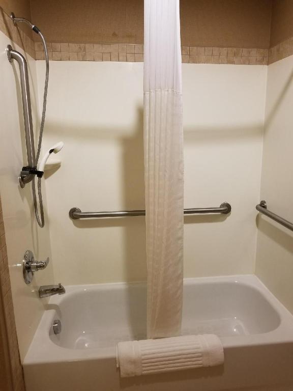 Comfort Suites photo