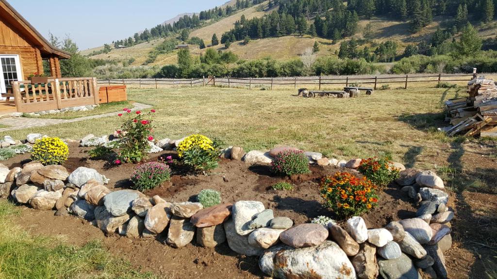 Montana Spirit Guest Lodge photo