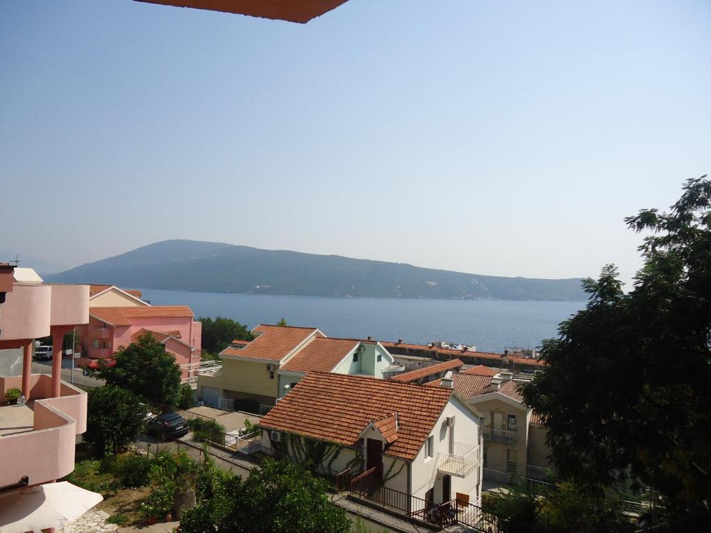 Apartments Villa Micunovic