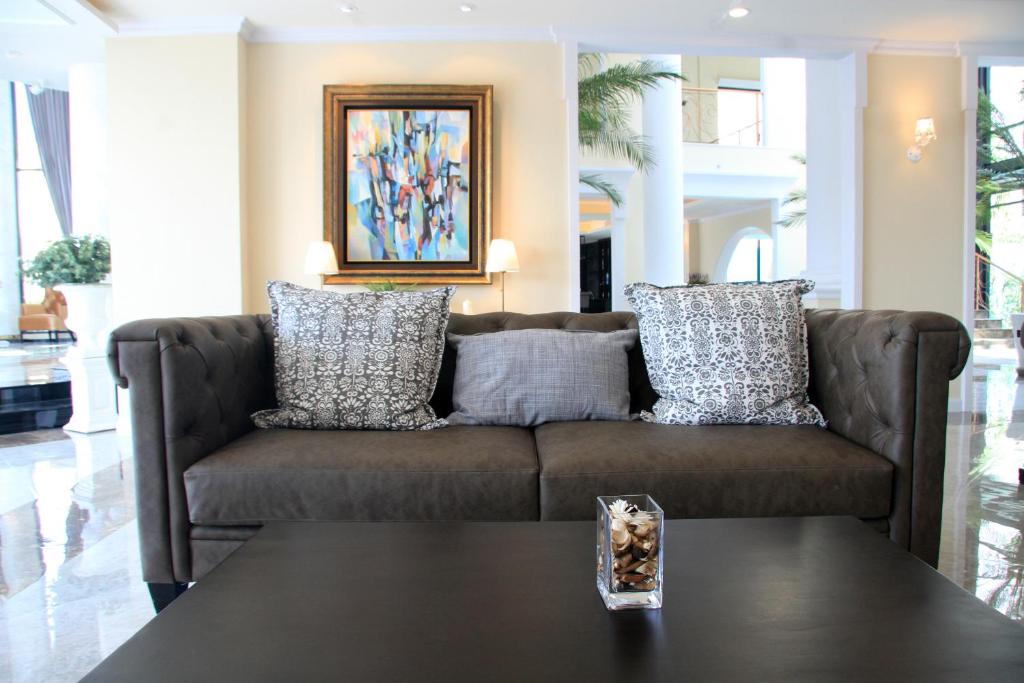 The Green View Hotel