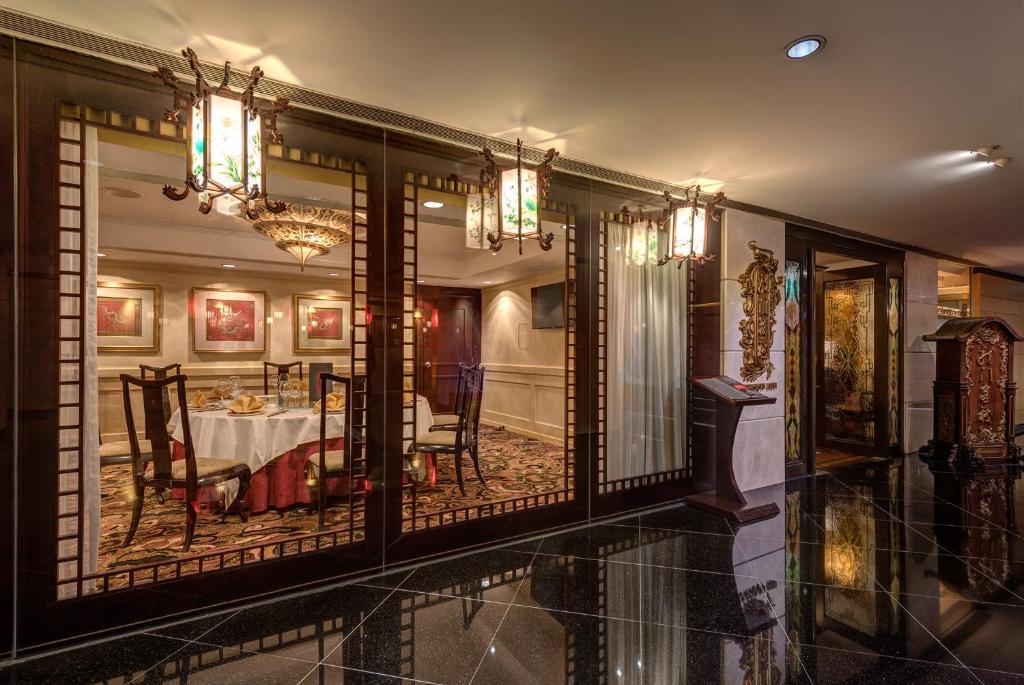 อาหารและเครื่องดื่ม