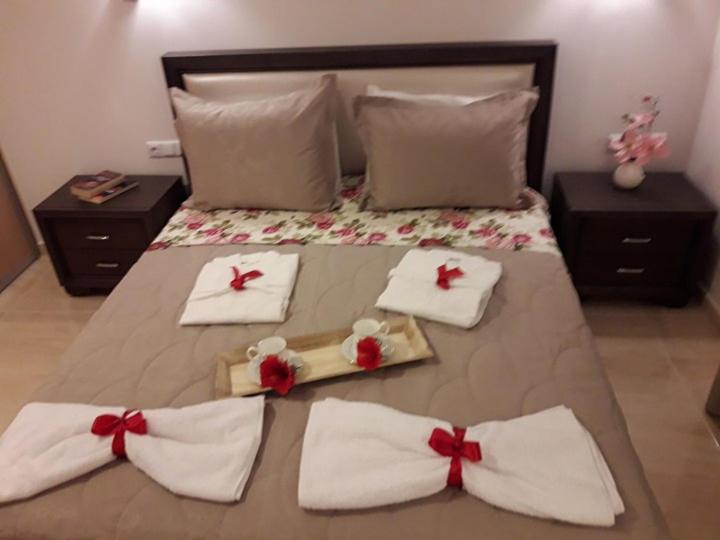 Mazis Apartments — Hotel rooms in Agios Gordios, Ionian Islands