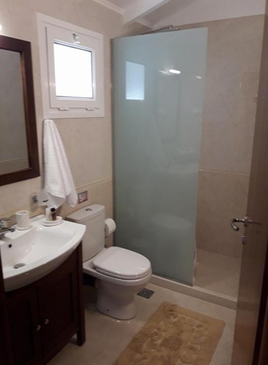 Mazis Apartments — Hotel rooms in Agios Gordios, Ionian Islands
