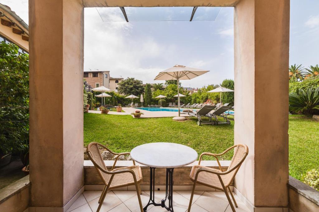 Hotel Ca'l Bisbe photo