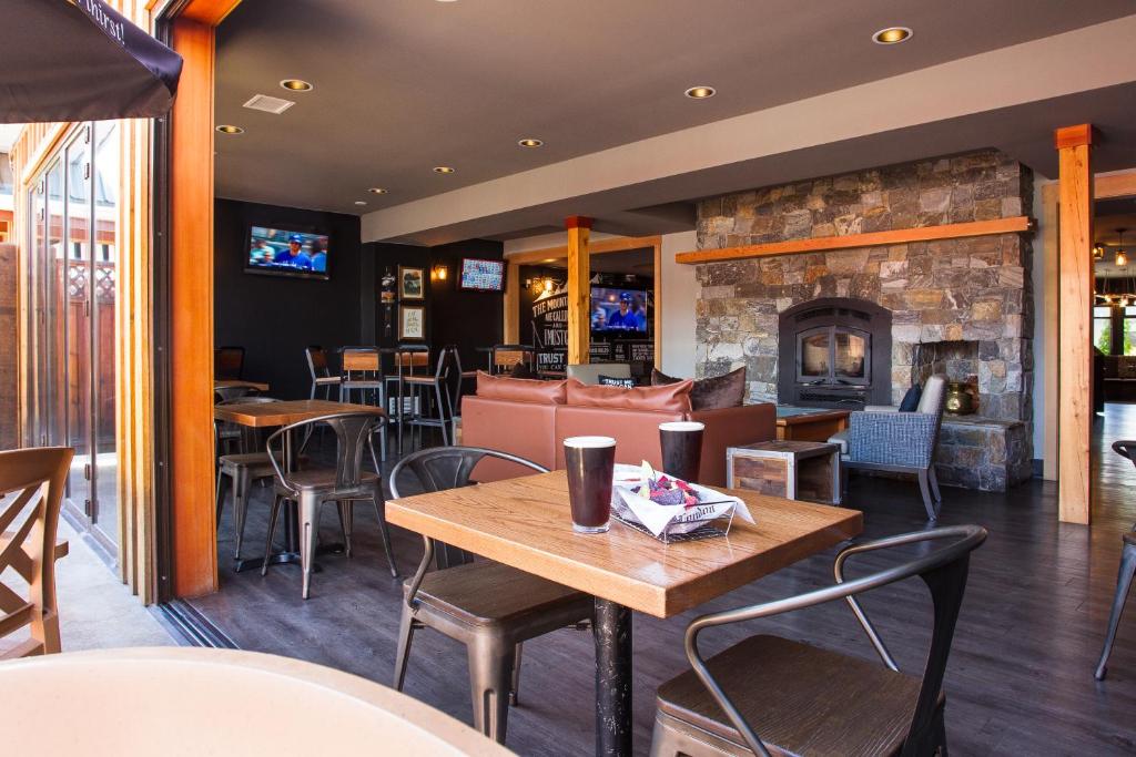 The Lodge at Arrow Lakes photo