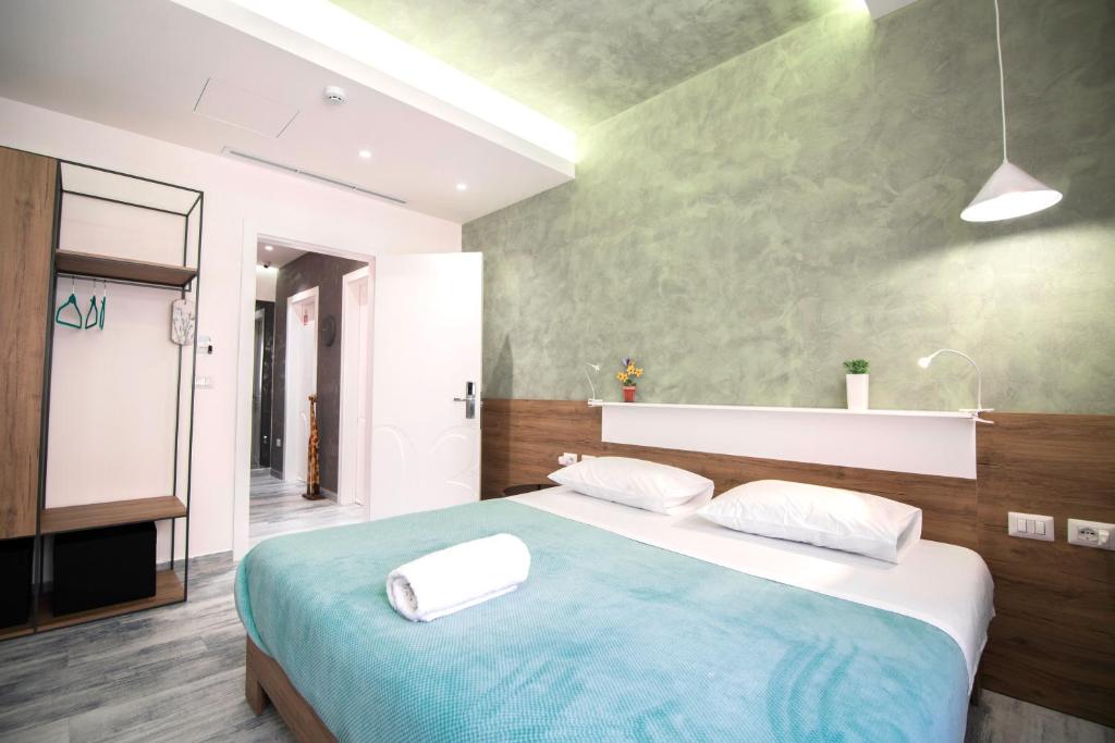 Urban Rooms photo