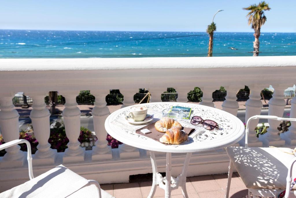 Hotel Villa La Brise - 4