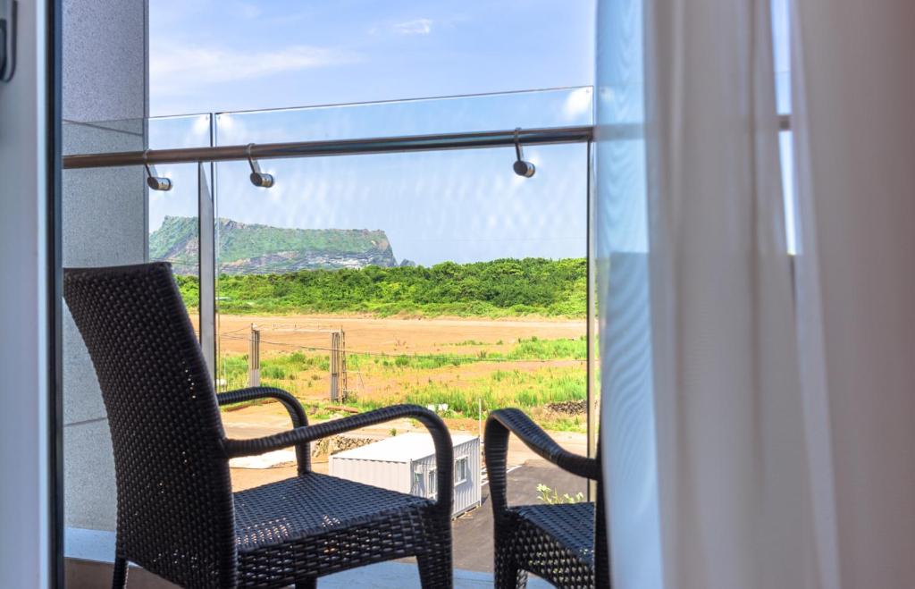 Thira Hotel photo