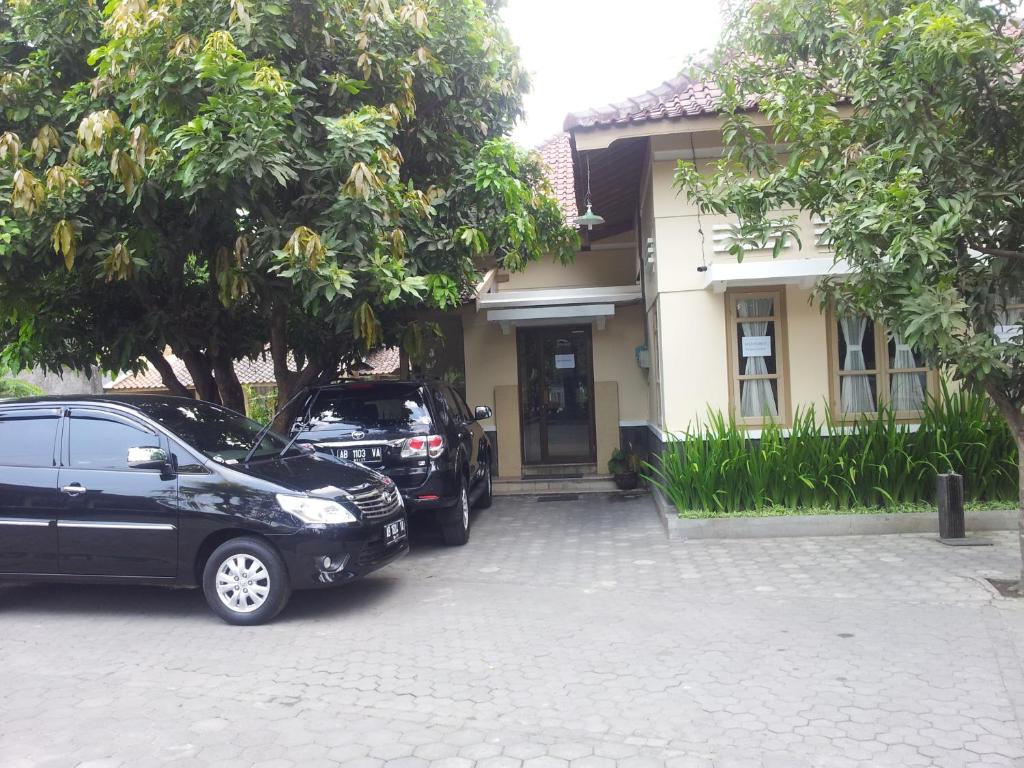 Ndalem Suratin Guesthouse