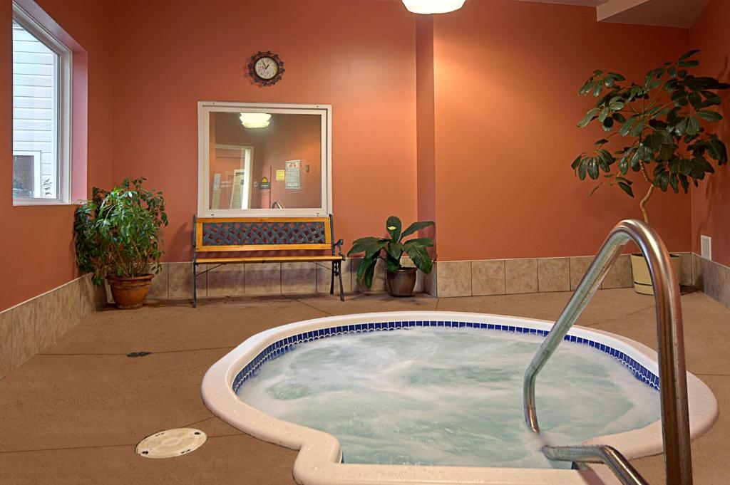 Spa, Days Inn & Conference Centre by Wyndham Penticton in Penticton (BC)