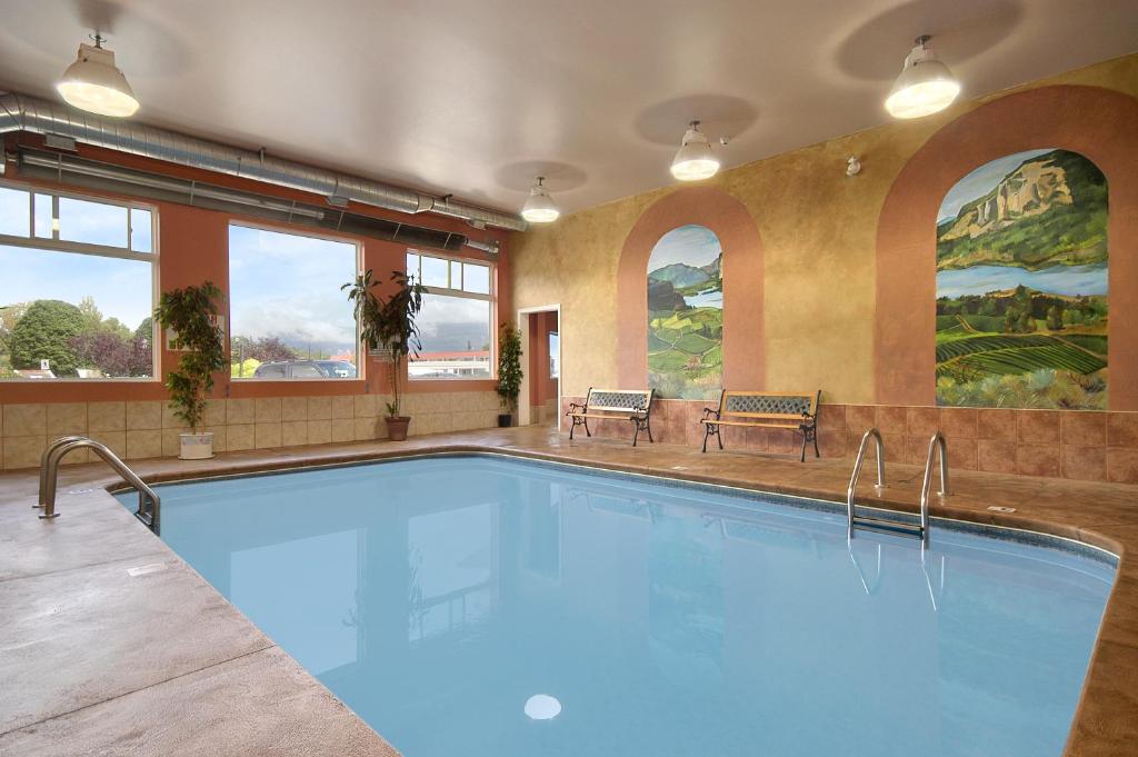 Days Inn & Conference Centre by Wyndham Penticton photo