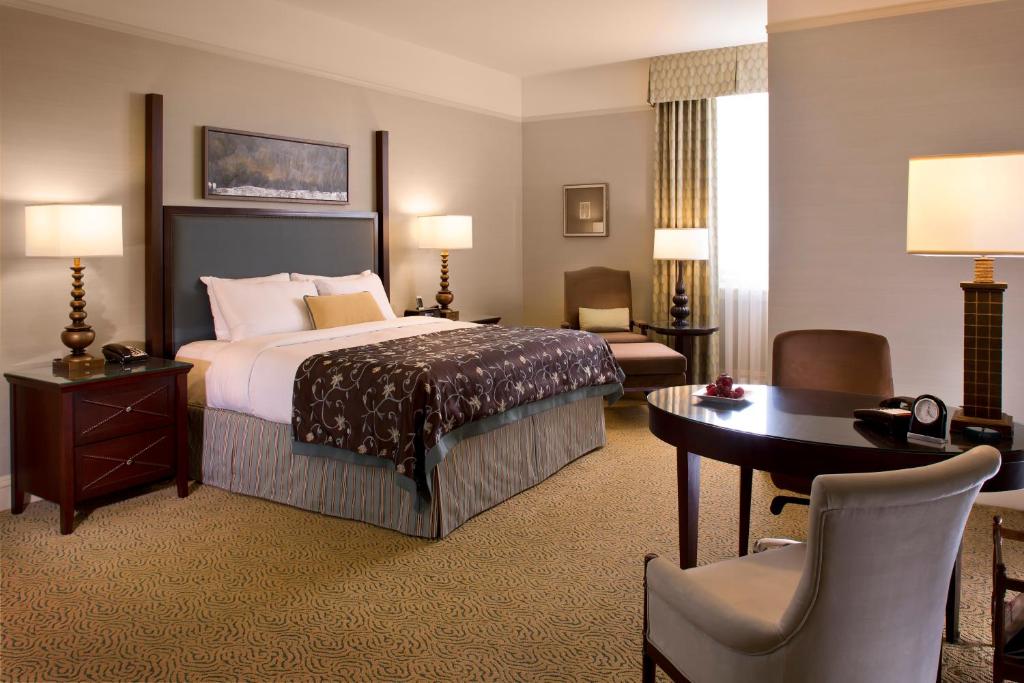 Fairmont Palliser Photo 1