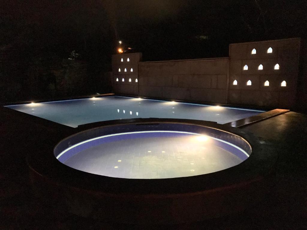 スイミングプール