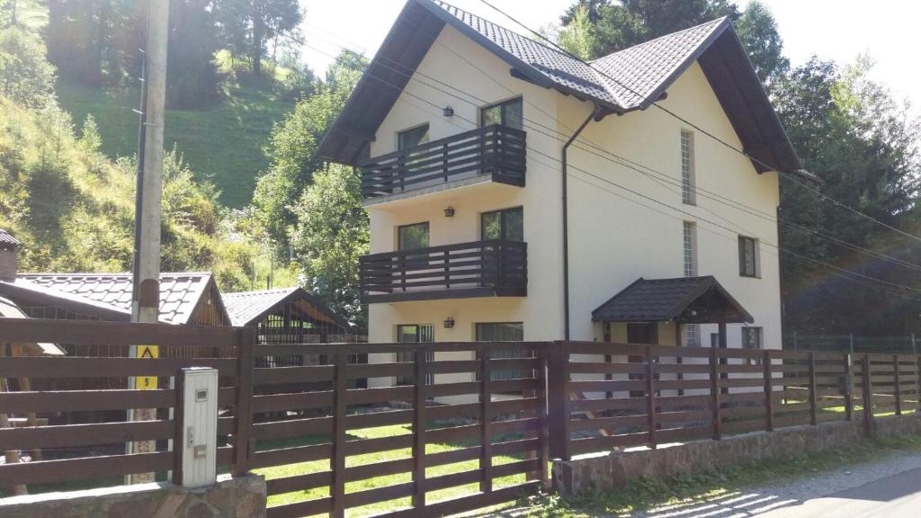 Casa Fulg de Nea photo