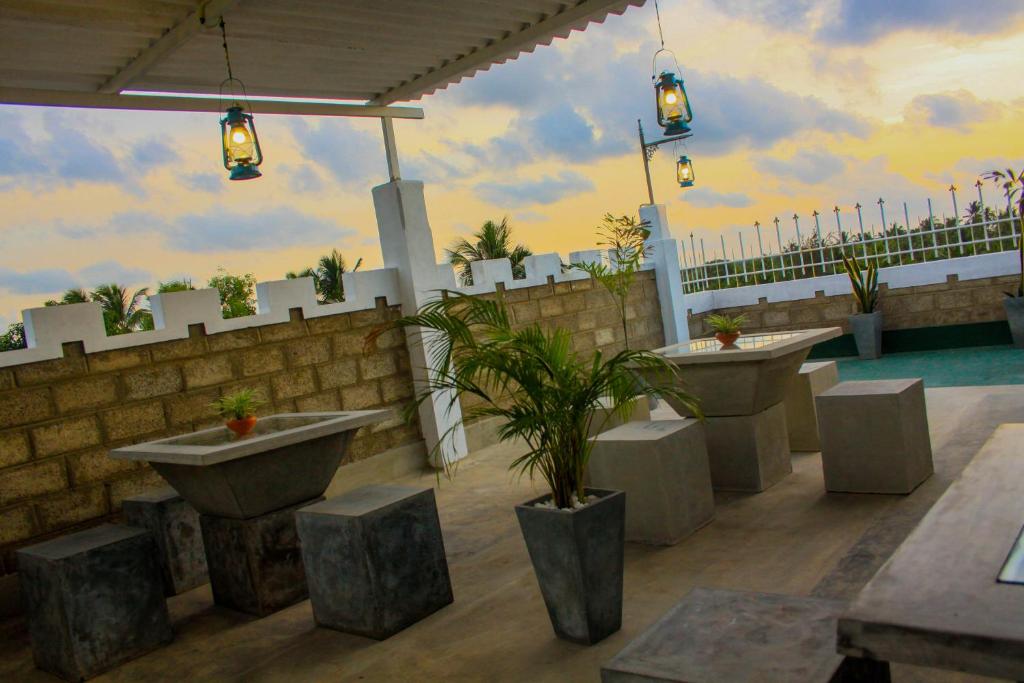 Niwahana Transit City Hotel photo