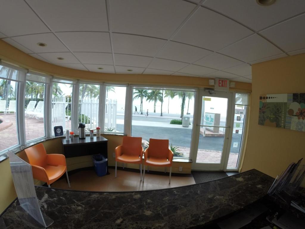 Silver Seas Beach Resort photo