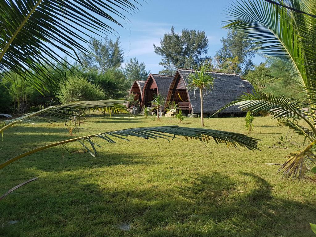 Sasak Island Bungalows — Hotel in Lombok