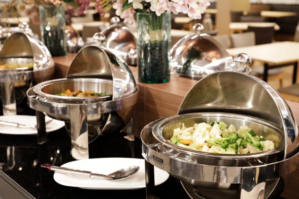 อาหารและเครื่องดื่ม