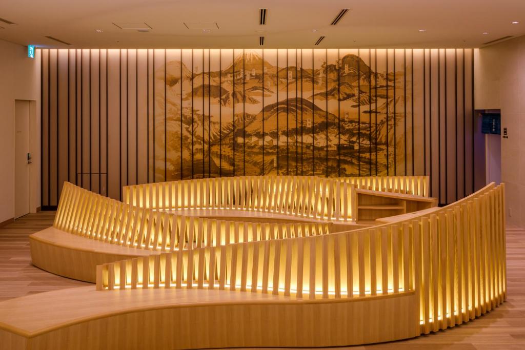 ฮาโกะเนะ อะชิโนะโกะ ฮะนะโอะริ (Hakone Ashinoko Hanaori)