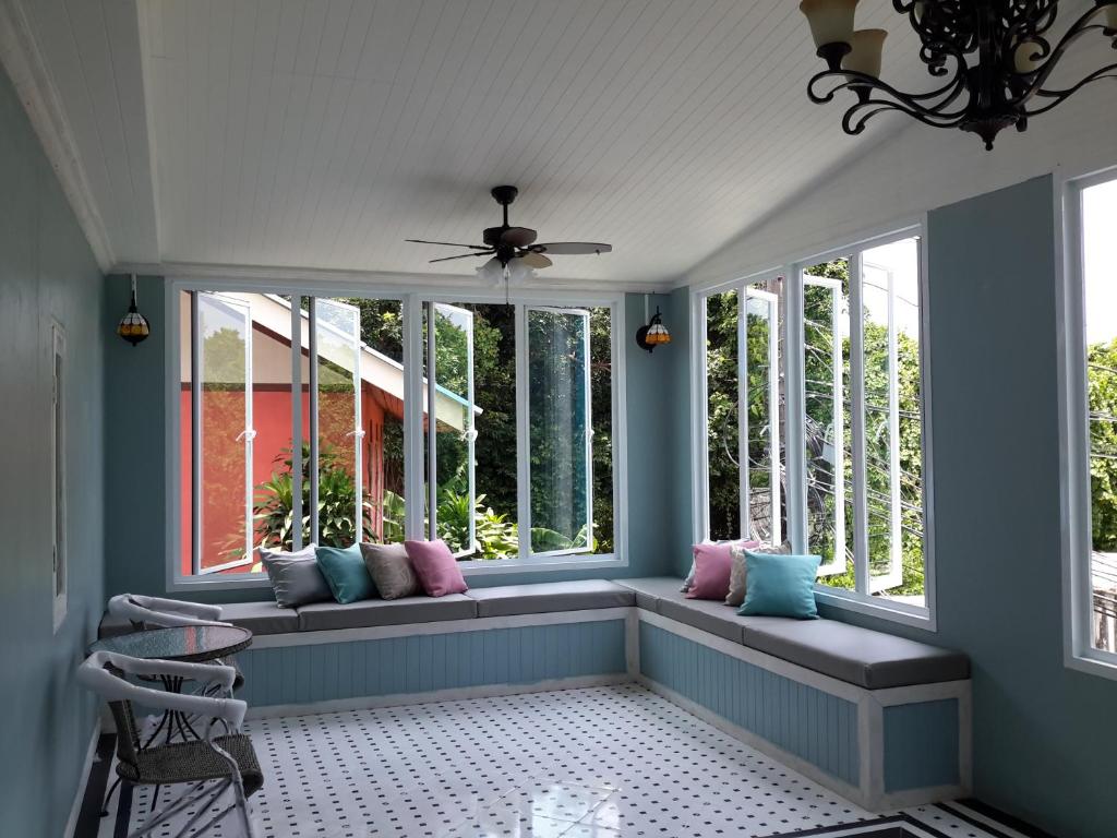 Sky cottage photo