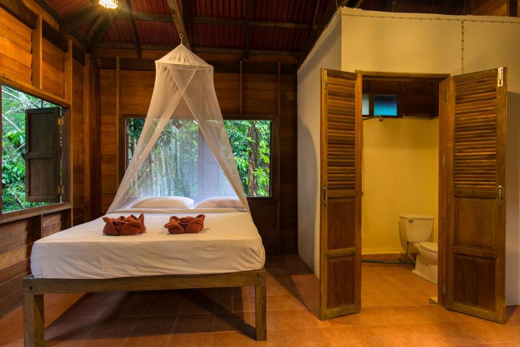 Art's Riverview Lodge photo