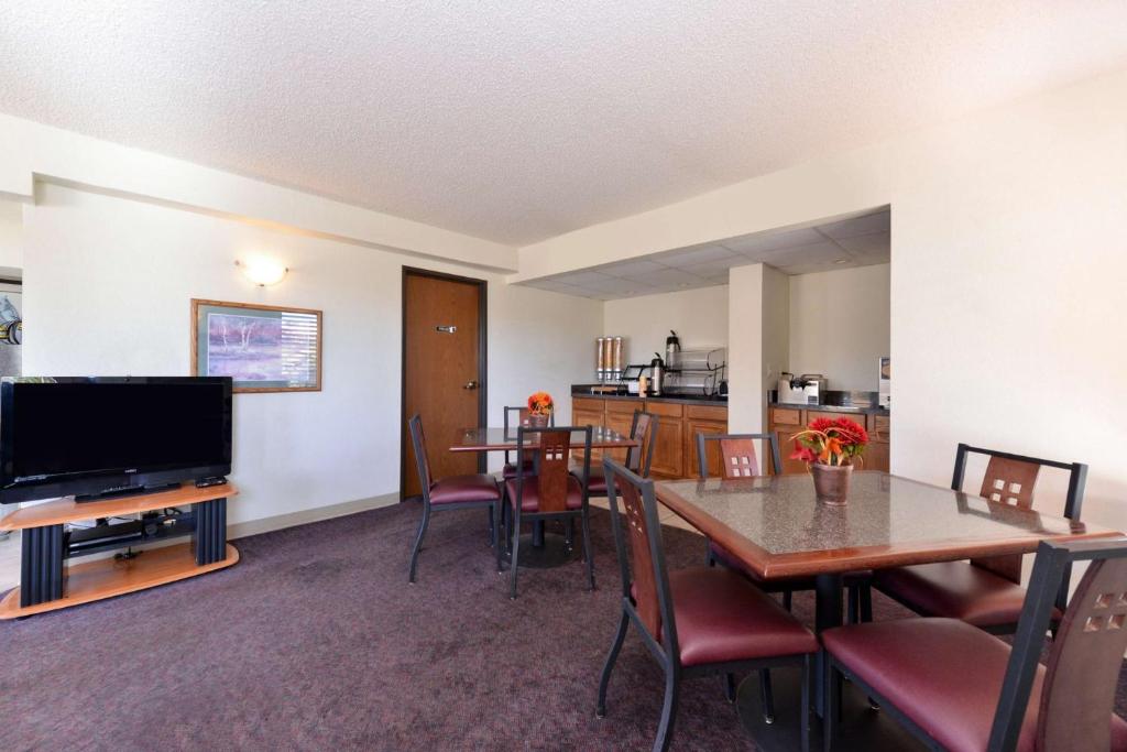 Executive Plus Inn and Suites — Hotel in Elk City (OK)