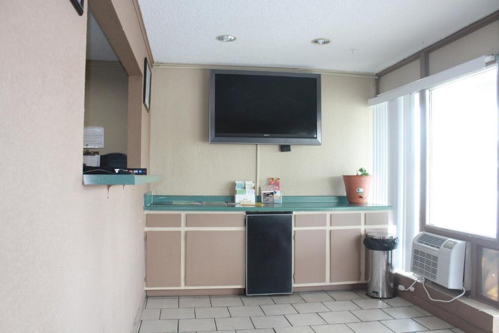 Royal Inn photo