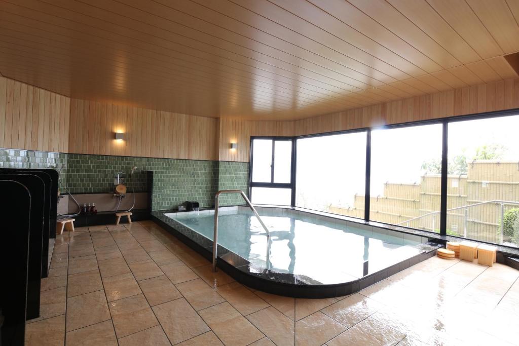 Hot spring bath