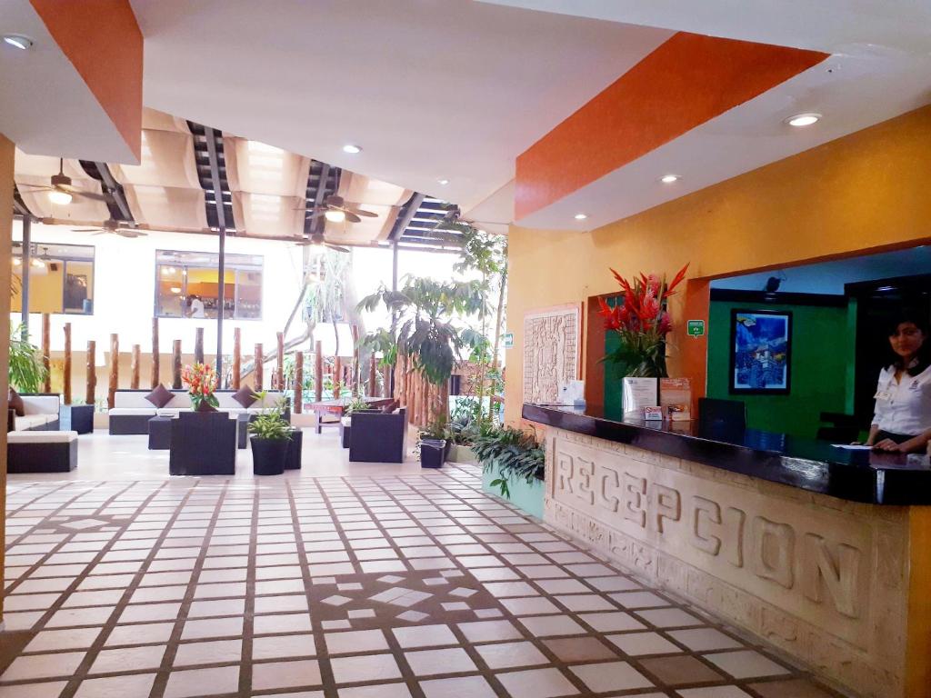 Hotel Maya Tulipanes Palenque photo