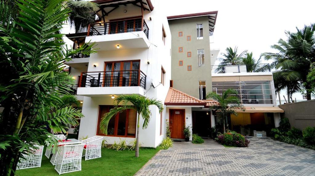 Hotel Shanelo photo