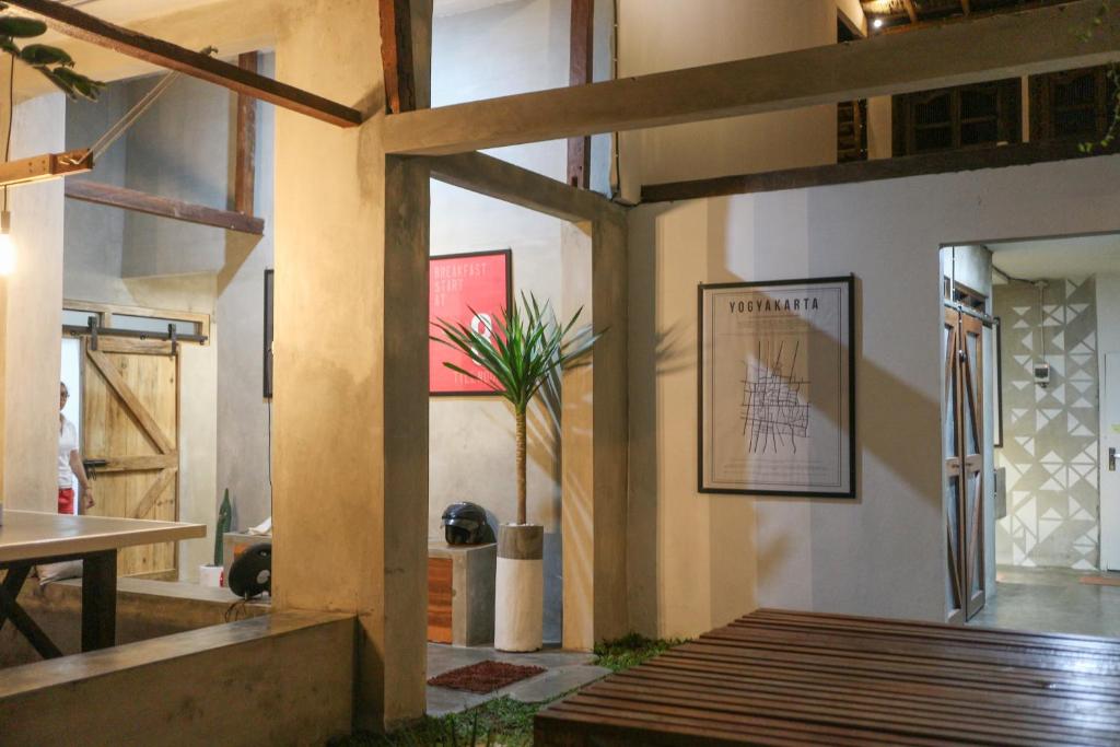 Shared lounge/TV area, Trava House Villa Jogja in Yogyakarta
