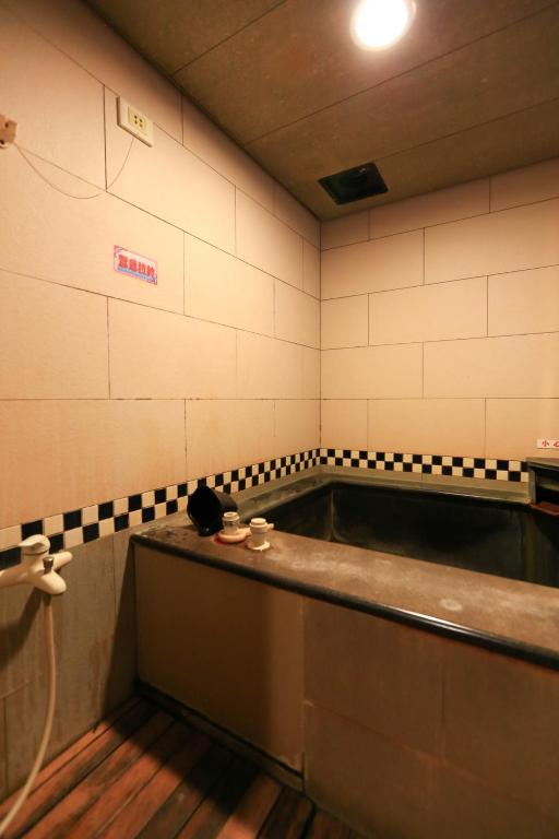 萬里仙境溫泉會館 (Wanli Spa and Resort)