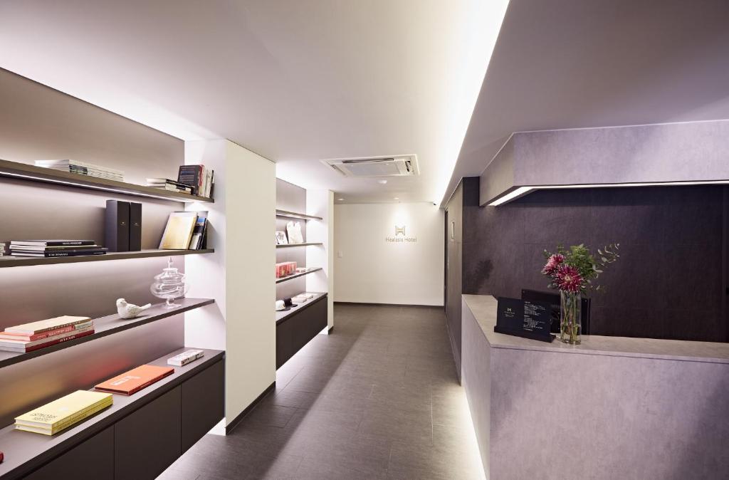 フロント・ロビー