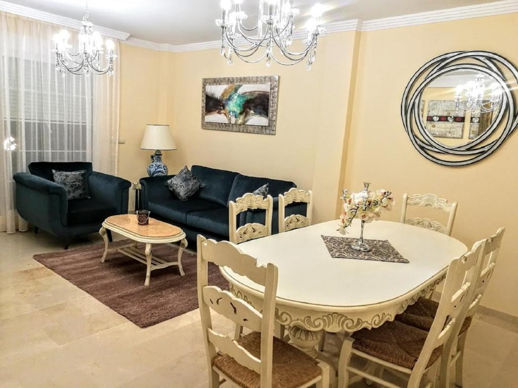 Elviria Beach Luxury Apartment - 4