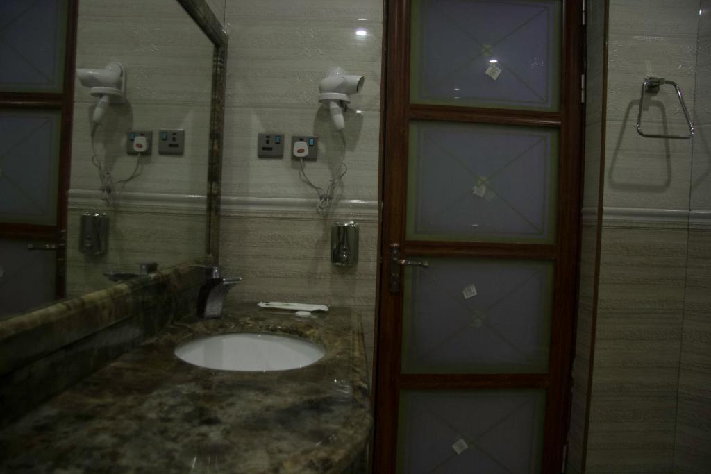 Zimbo Golden Hotel photo