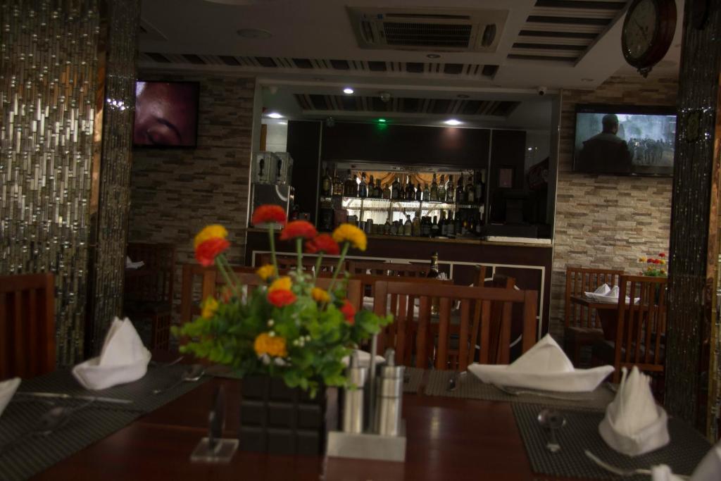 Zimbo Golden Hotel photo