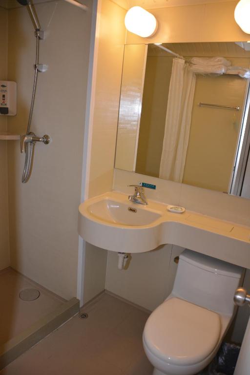 Jinjiang Inn Hotel Tianjin Jintang Highway Steel pipe company Light rail station Branch photo
