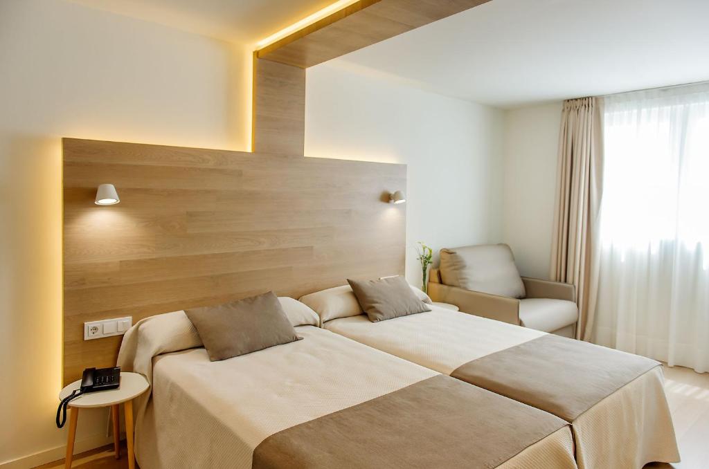 Hotel Carlos I — Hotel rooms in Benidorm, Valencian Community