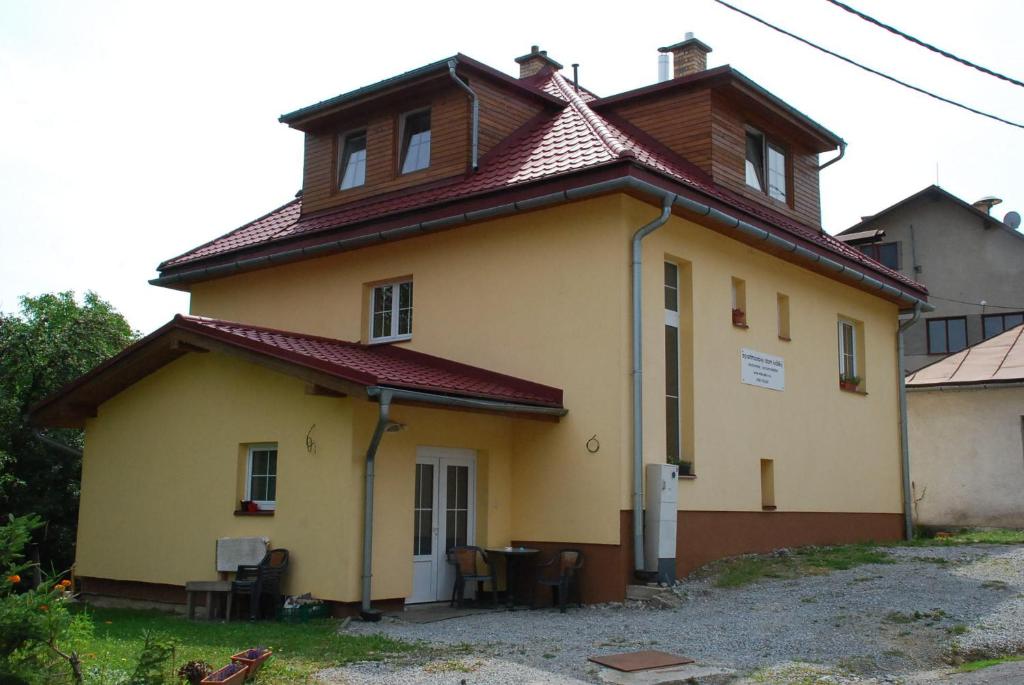 Apartmanovy Dom Kraliky — Hotel in Tajov