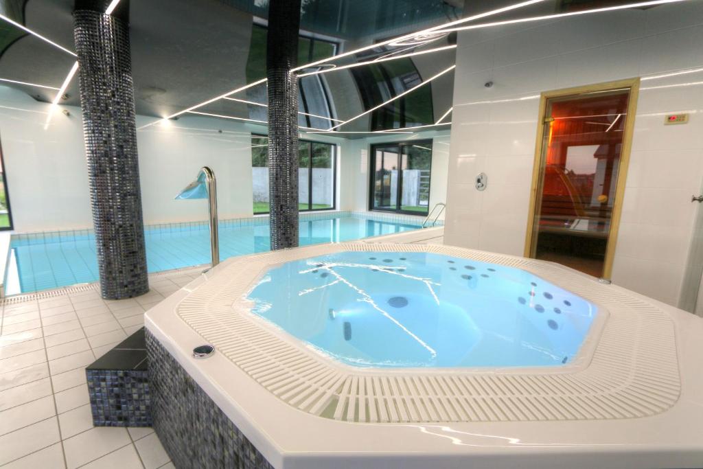 5 Zmyslow akademia wypoczynku Pokoje — Hotel in Grzybowo