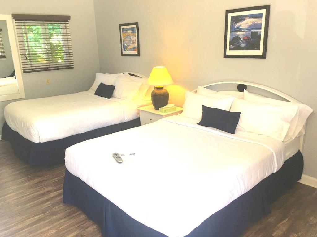 Shorewood Inn — Hotel in Jamesport (NY)