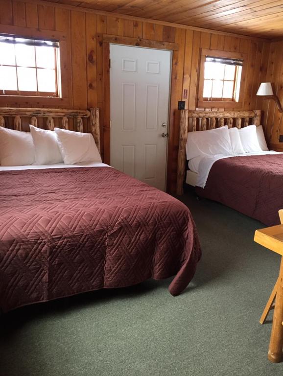Yellowstone Cabins and RV photo