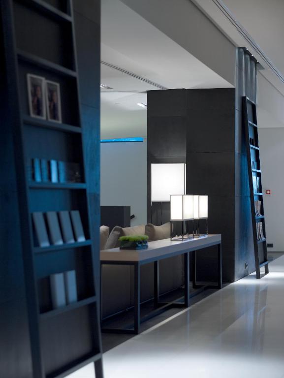 フロント・ロビー