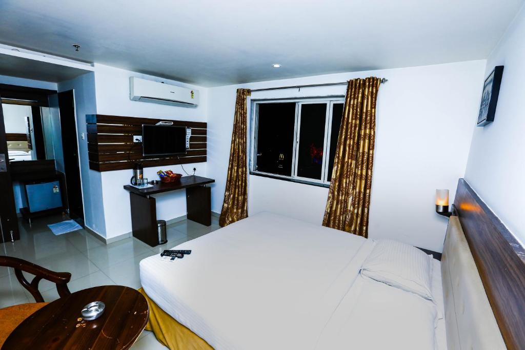 Hotel Swagath Grand AS Rao Nagar photo