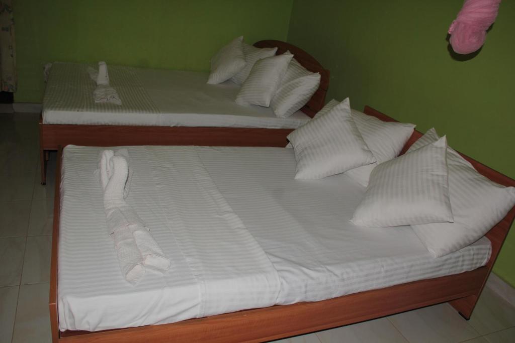 Elephants Fence Guest &amp; Safari Services — Hotel in Udawalawe