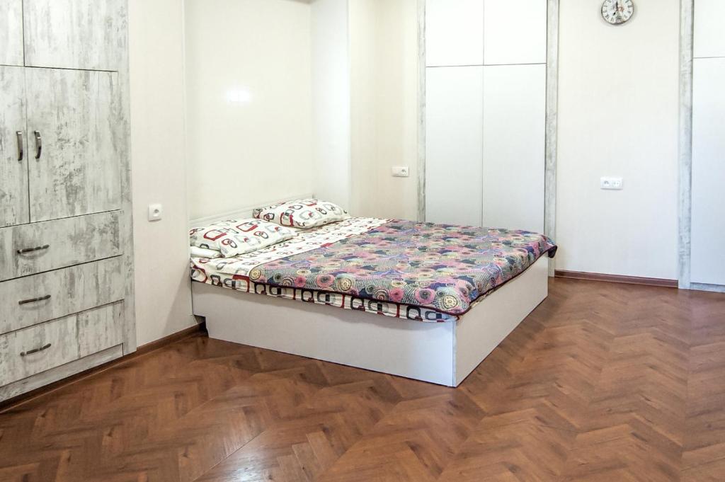 White Apartment Old Tbilisi photo