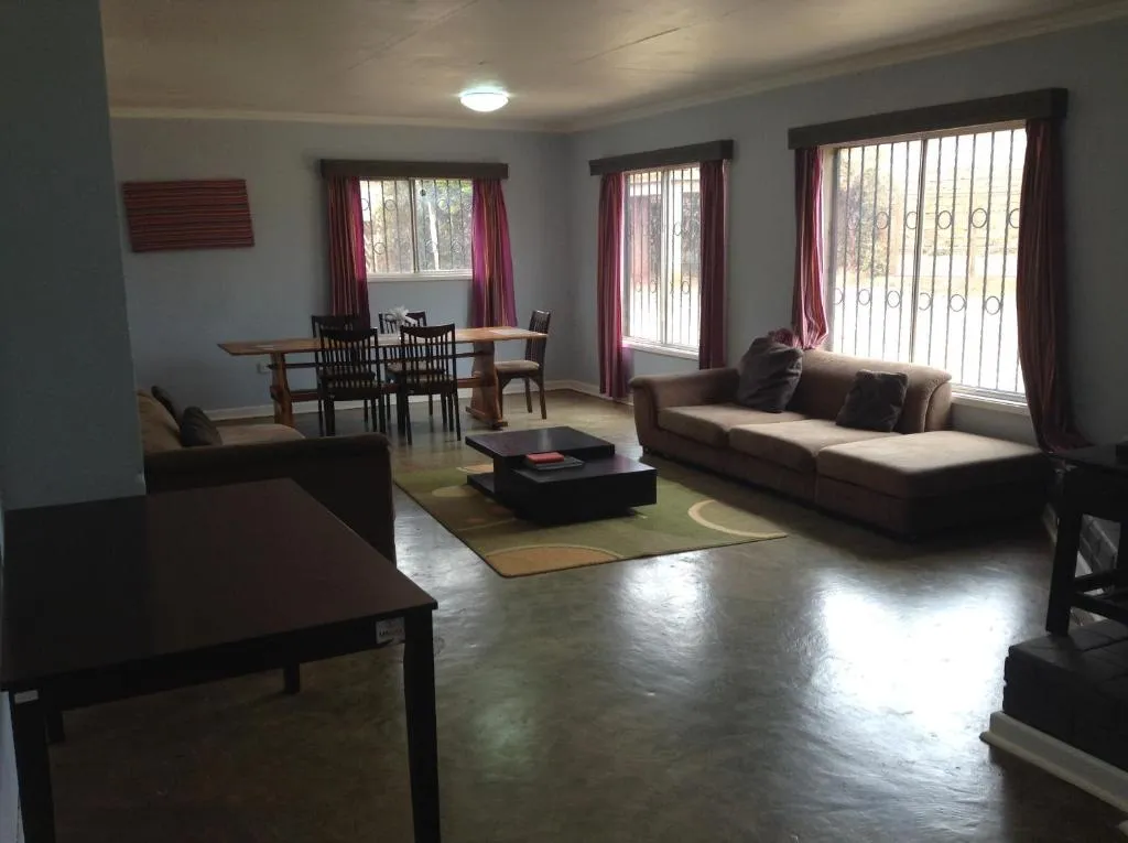 Teule Guest House，位于Oloitokitok 的酒店