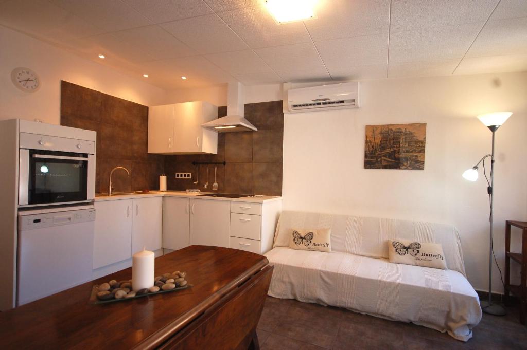 Lets Holidays COZY APARTMENT 70 m. from THE BEACH in TOSSA - 4