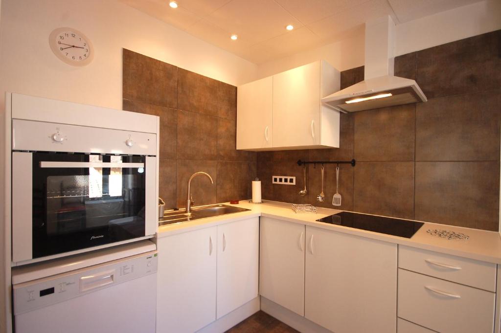 Lets Holidays COZY APARTMENT 70 m. from THE BEACH in TOSSA - 5
