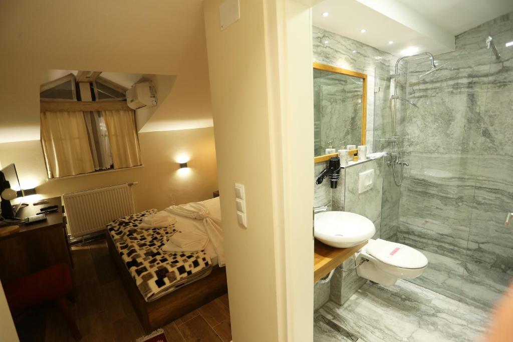 Hotel Edi Imperial photo